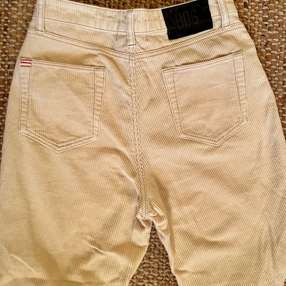 Cream UO corduroy mom jean BDG - Picture 6 of 7
